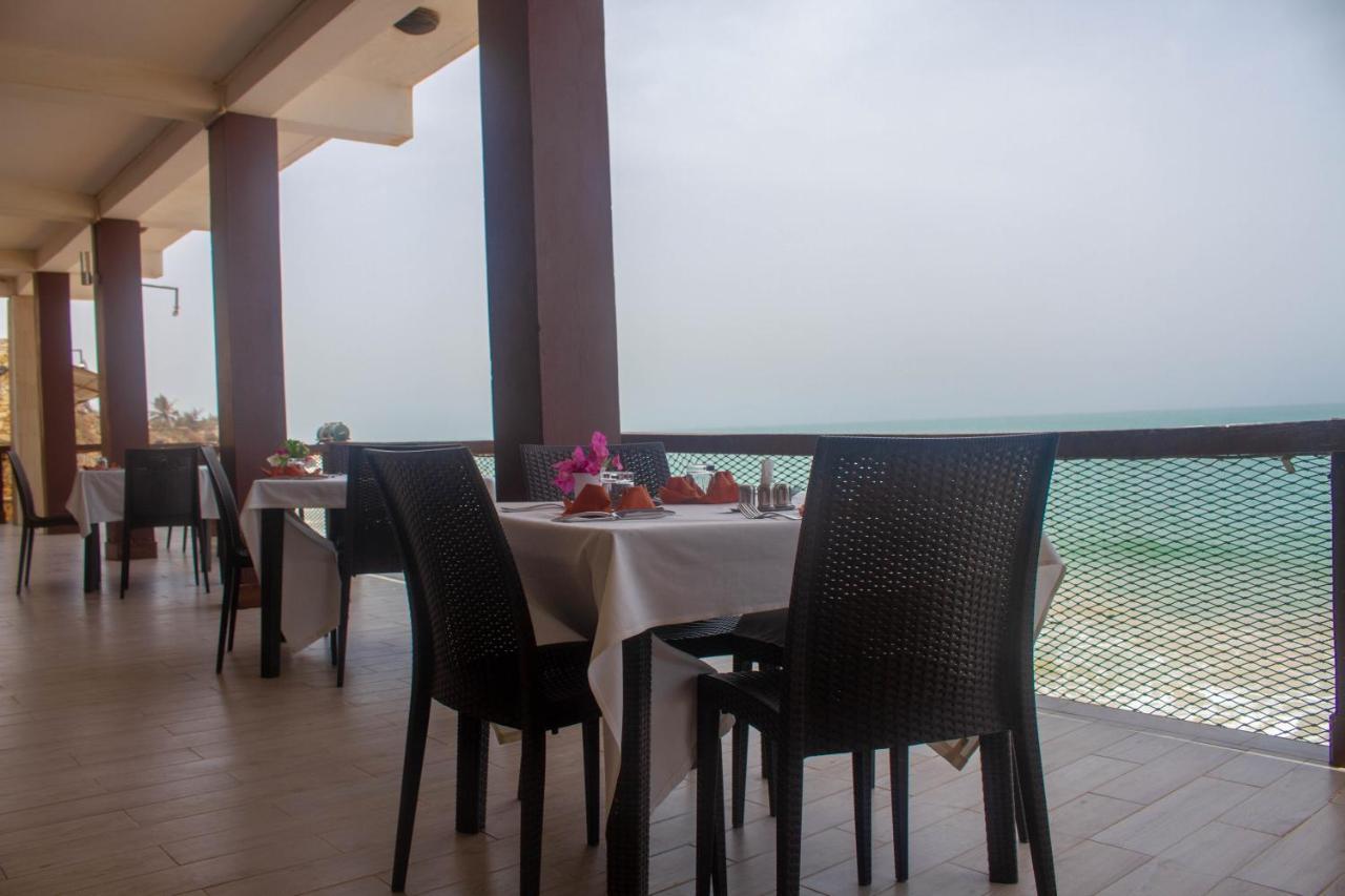 Iris Hotel Toubab Dialaw Buitenkant foto
