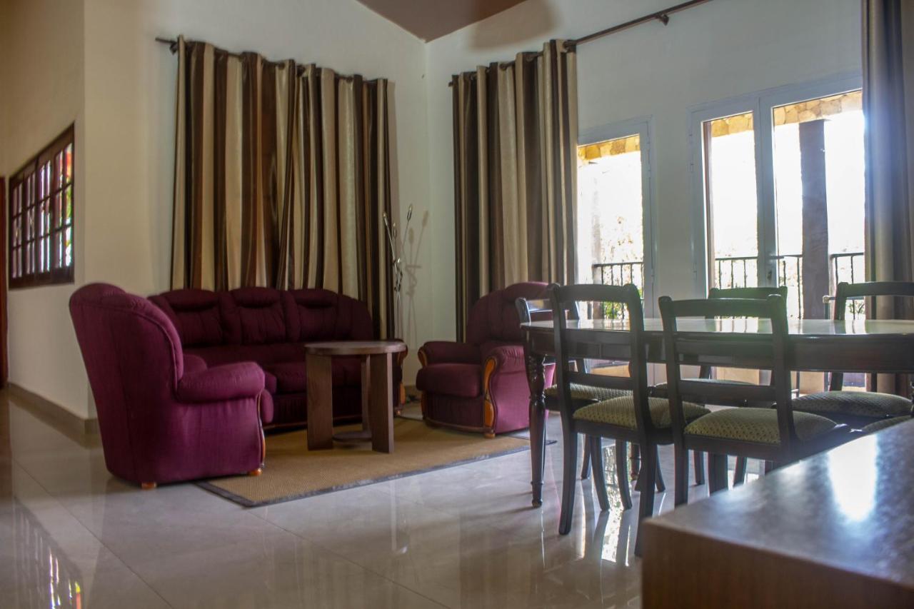 Iris Hotel Toubab Dialaw Buitenkant foto