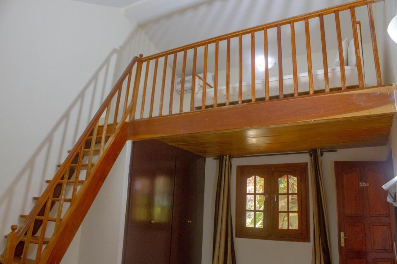 Iris Hotel Toubab Dialaw Buitenkant foto
