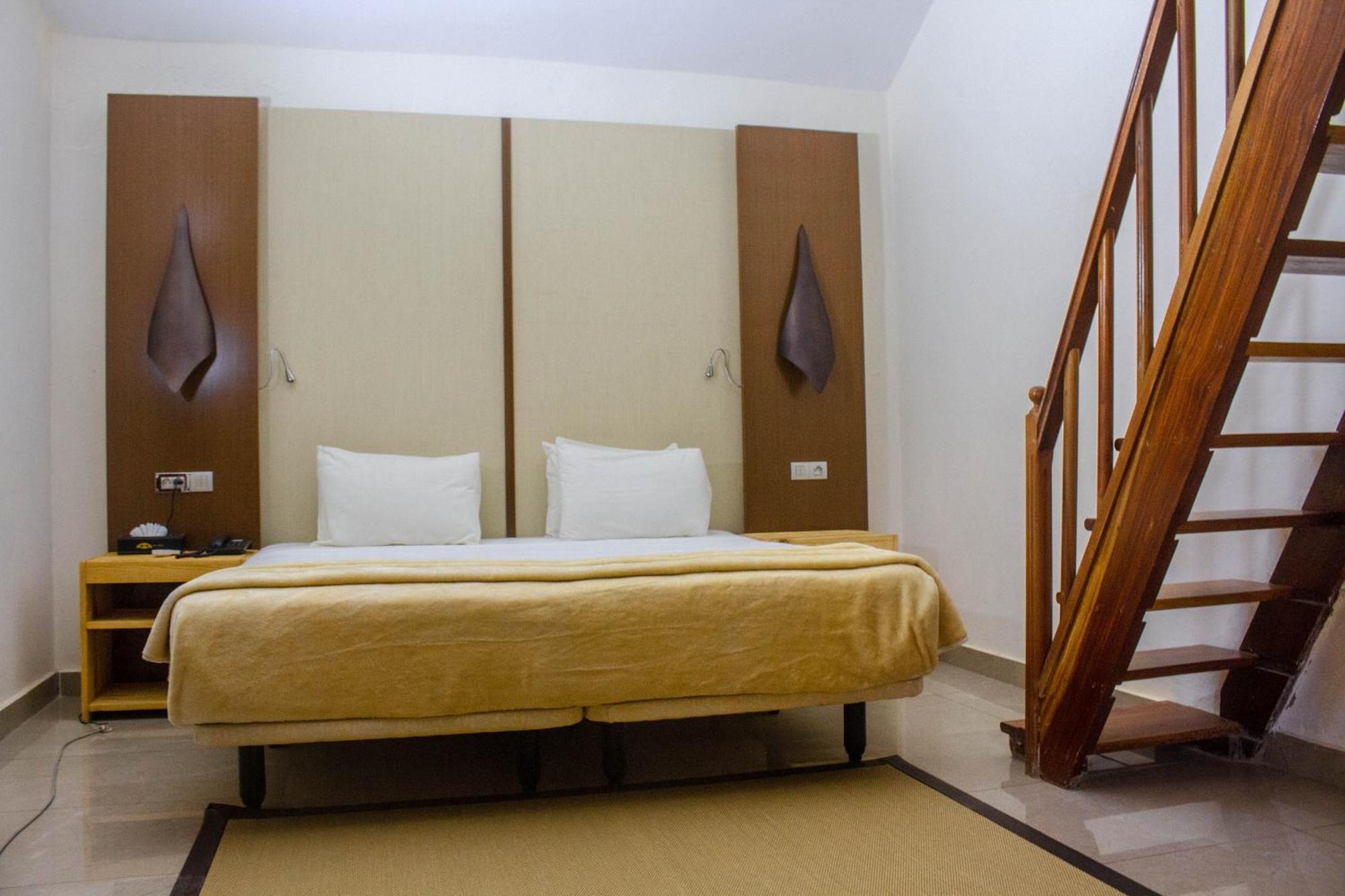 Iris Hotel Toubab Dialaw Buitenkant foto