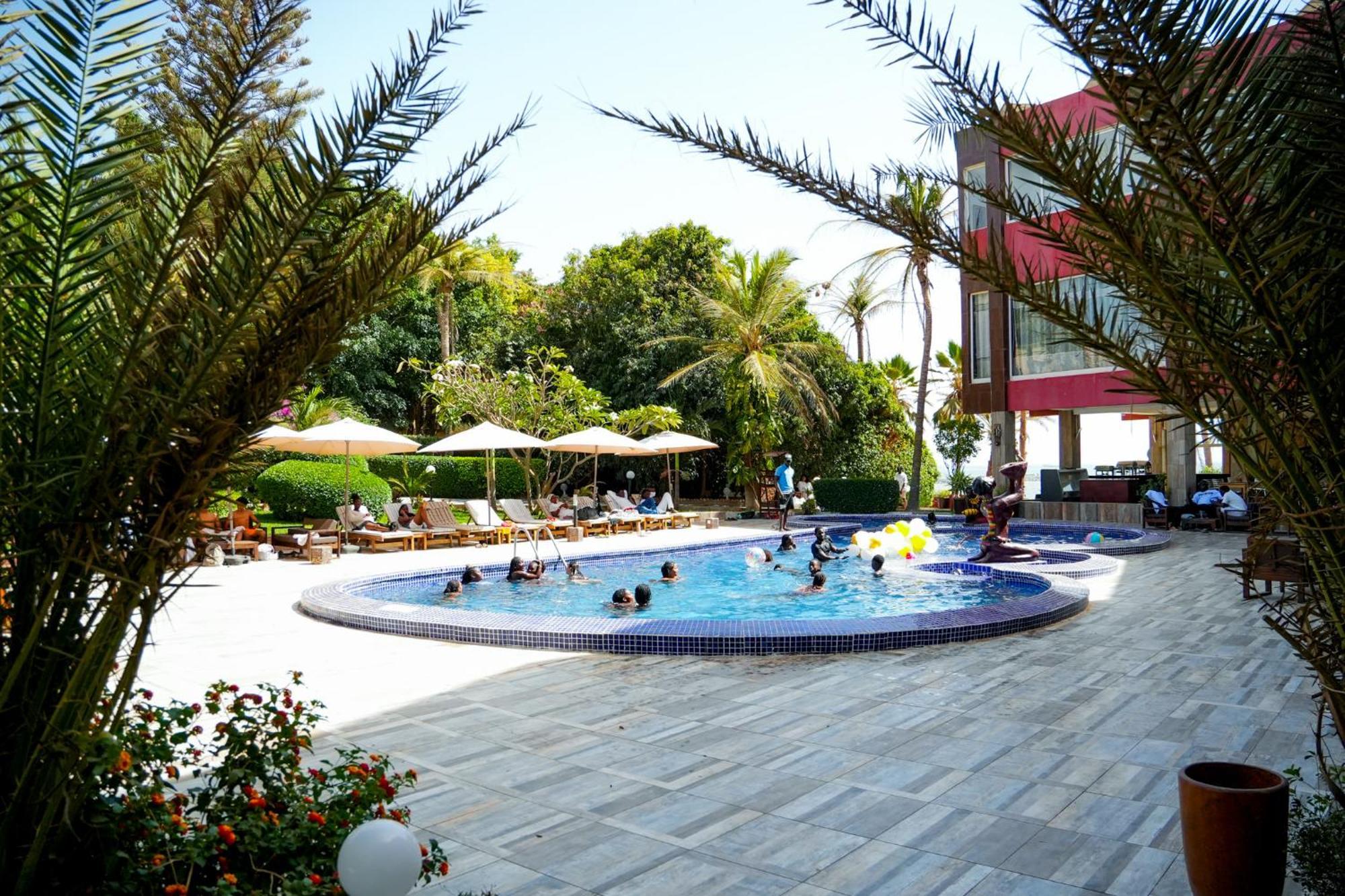 Iris Hotel Toubab Dialaw Buitenkant foto