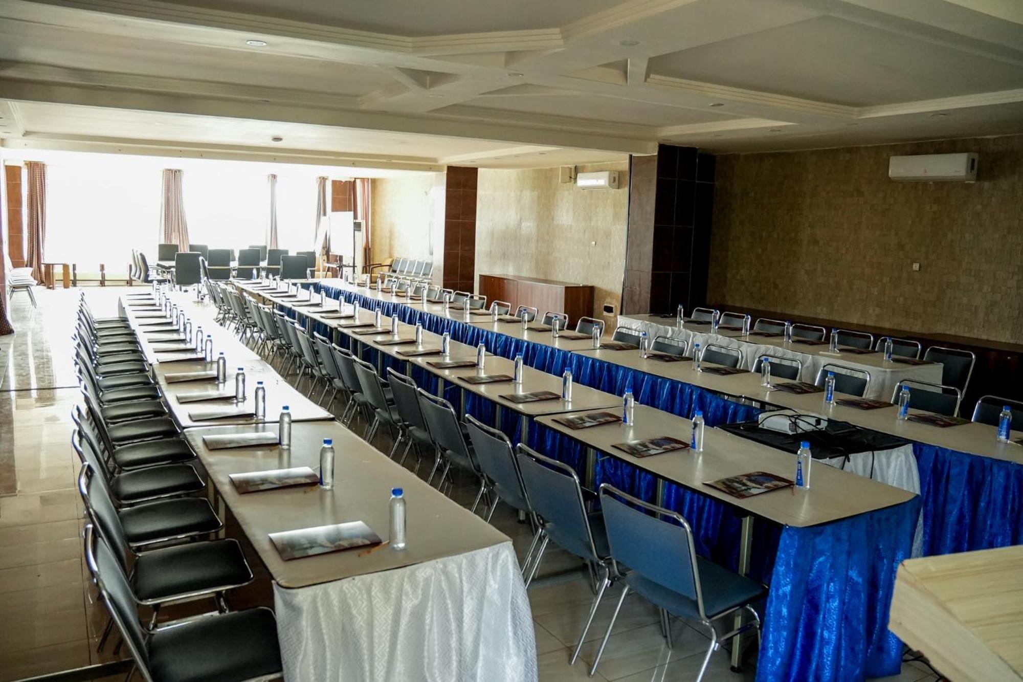 Iris Hotel Toubab Dialaw Buitenkant foto