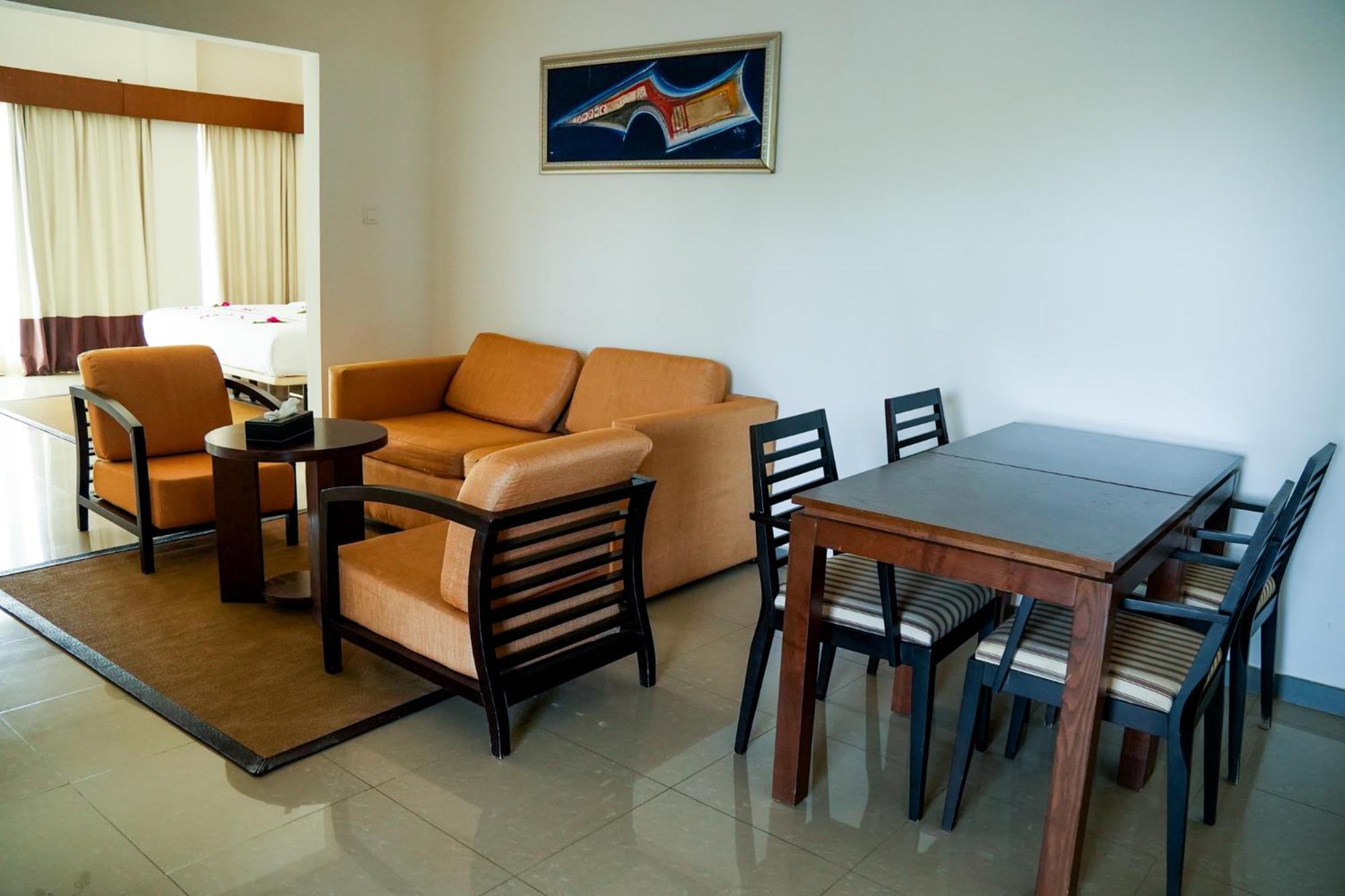 Iris Hotel Toubab Dialaw Buitenkant foto