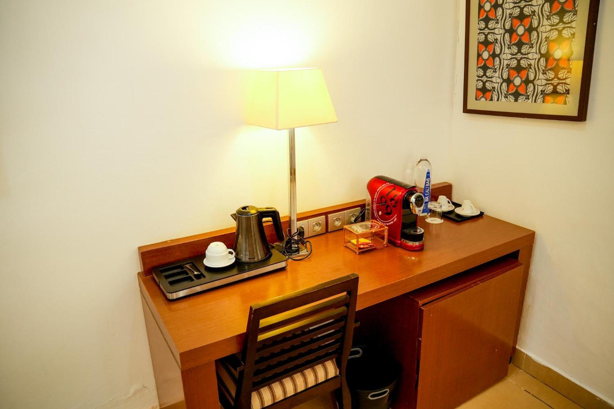 Iris Hotel Toubab Dialaw Buitenkant foto